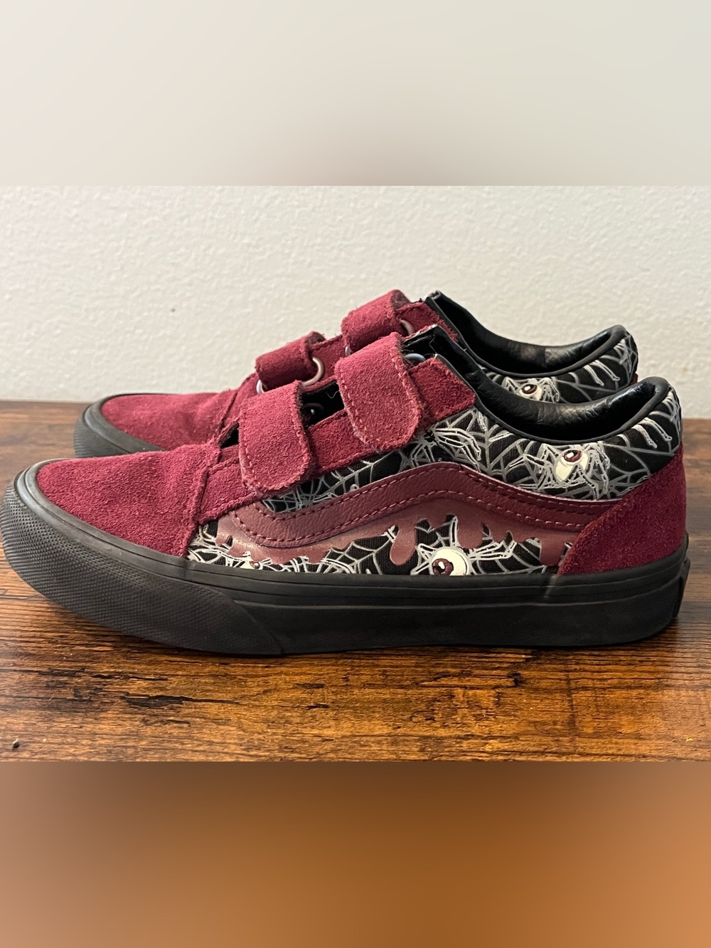 Vans Old Skool V Kids Size 1.5 Glow In Dark Halloween Maroon Purple Black